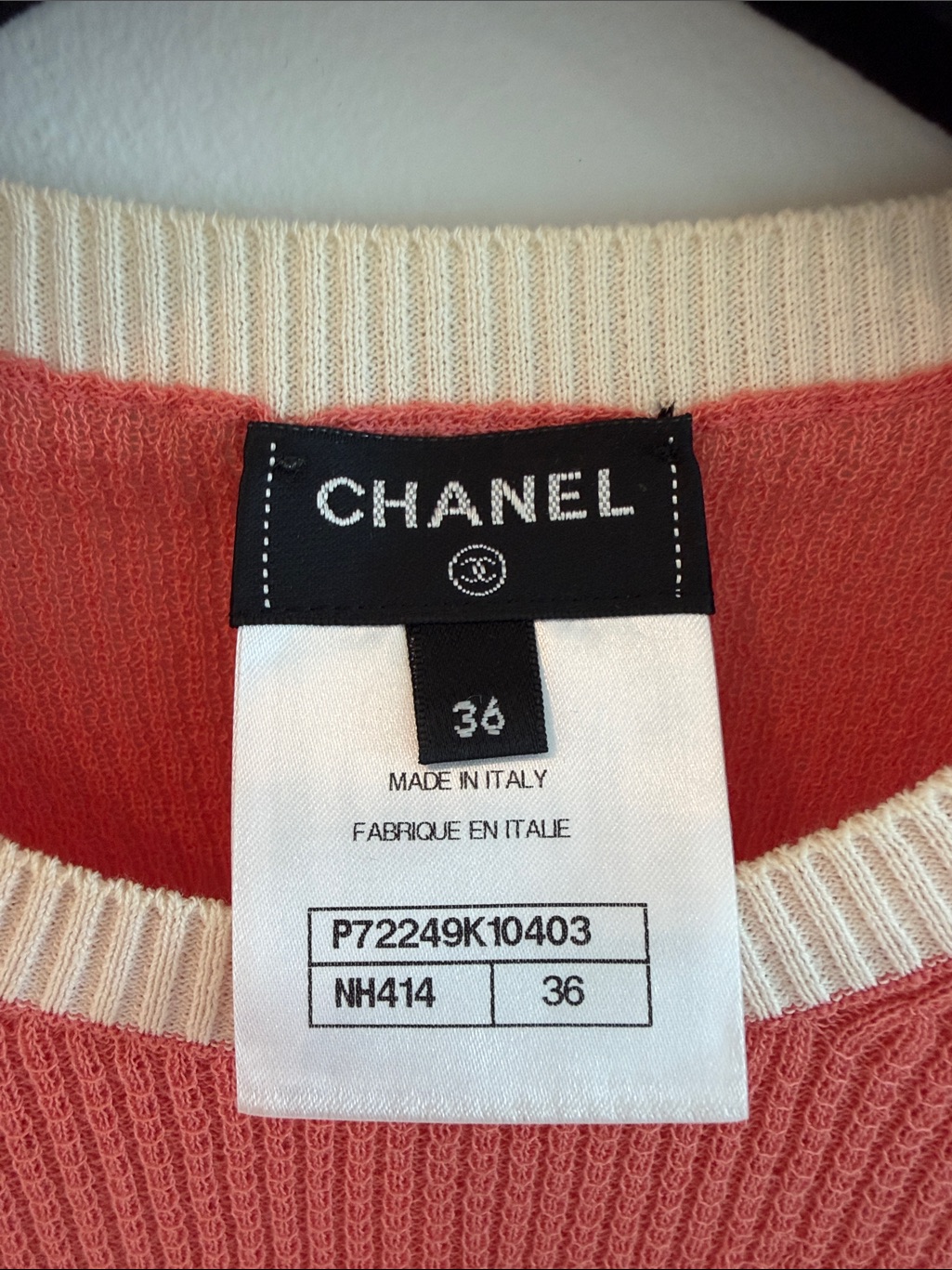 Chanel Coral Knit Ribbed Top With Cream Trim And Cc Logo Size 36 — image 4 of 6